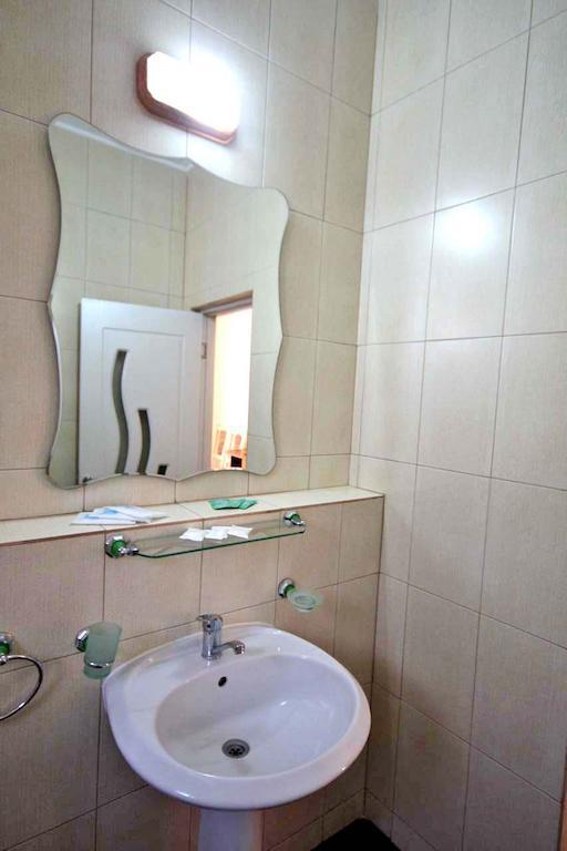 Hotel Dynes Észak-Eforie Kültér fotó
