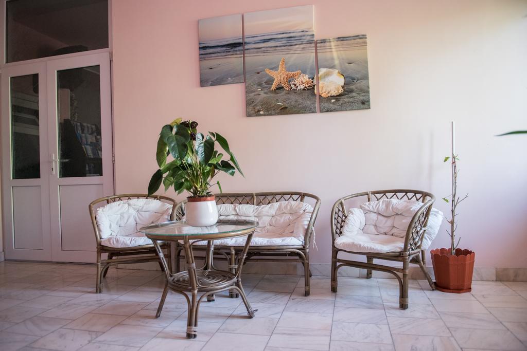 Hotel Dynes Észak-Eforie Kültér fotó