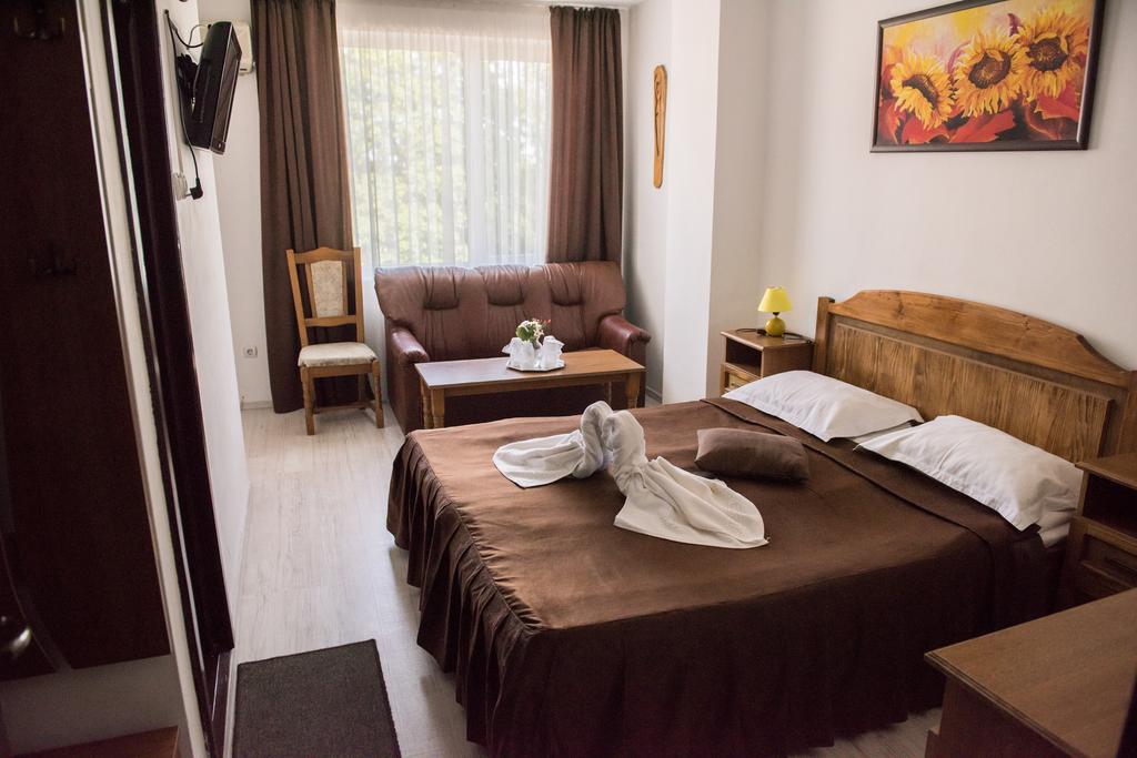 Hotel Dynes Észak-Eforie Kültér fotó