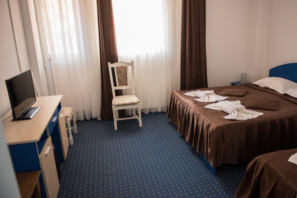 Hotel Dynes Észak-Eforie Kültér fotó
