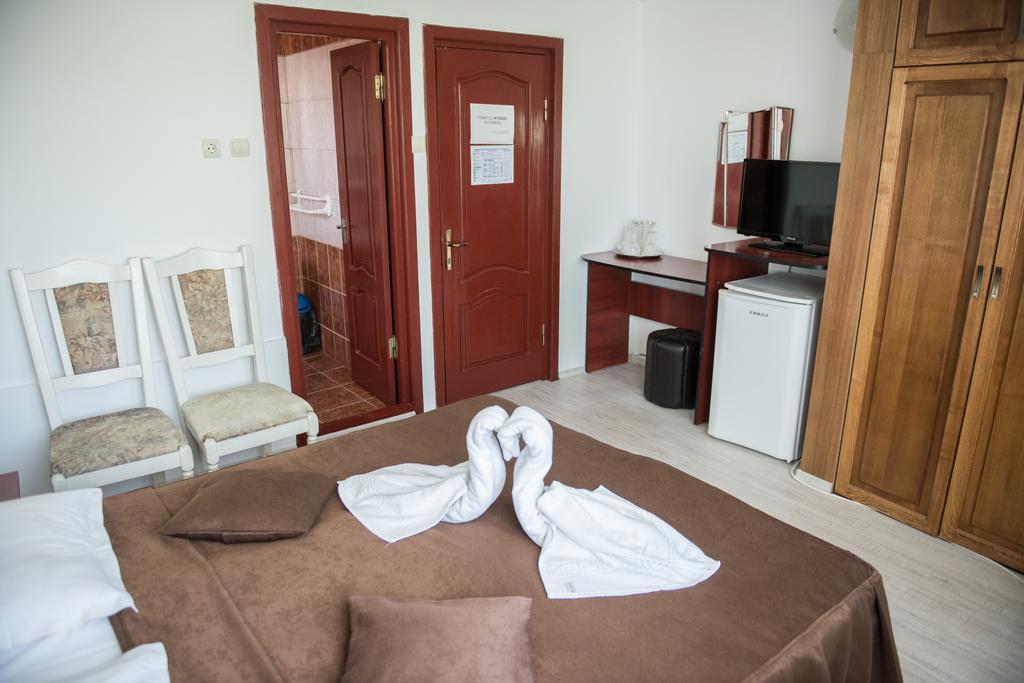 Hotel Dynes Észak-Eforie Kültér fotó