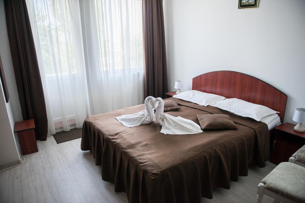 Hotel Dynes Észak-Eforie Kültér fotó