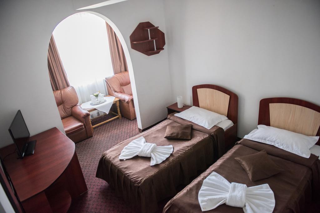 Hotel Dynes Észak-Eforie Kültér fotó