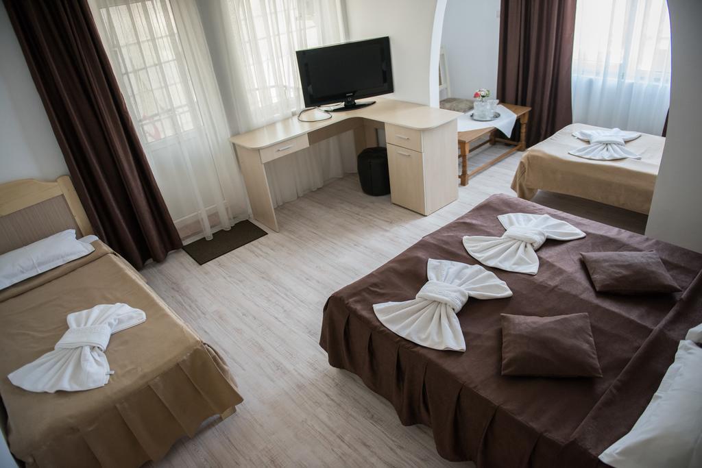 Hotel Dynes Észak-Eforie Kültér fotó