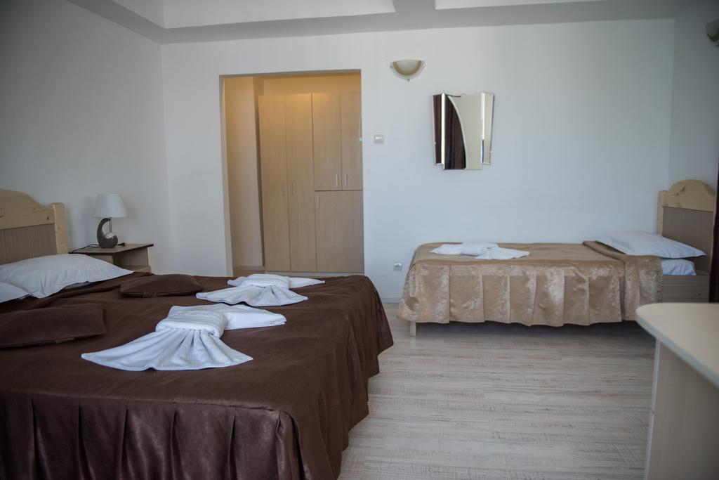 Hotel Dynes Észak-Eforie Kültér fotó