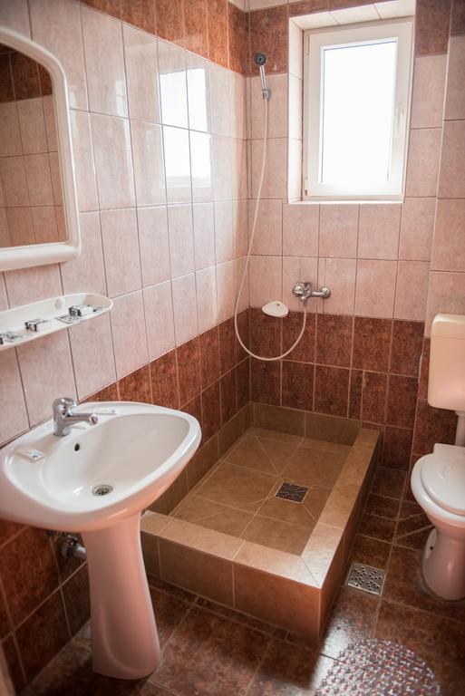 Hotel Dynes Észak-Eforie Kültér fotó